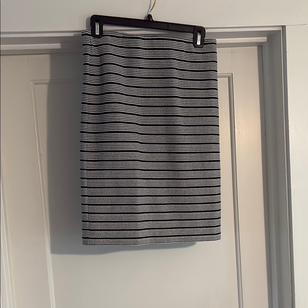 LOFT Navy and White Pencil Skirt for Work